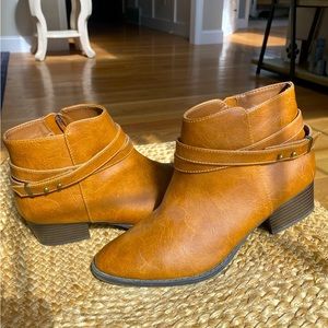 Lauren Conrad’s boots